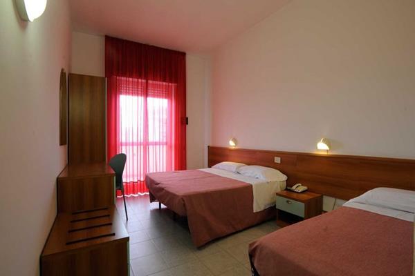 Club Hotel Le Nazioni Montesilvano Exterior photo